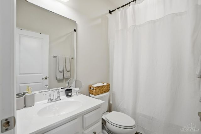 42 Wentworth Lane, Deer Park, OH 45236