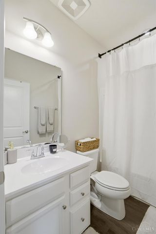 42 Wentworth Lane, Deer Park, OH 45236