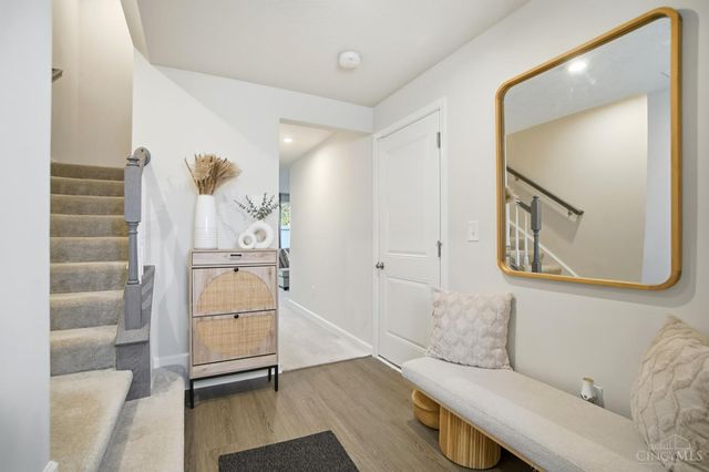 42 Wentworth Lane, Deer Park, OH 45236