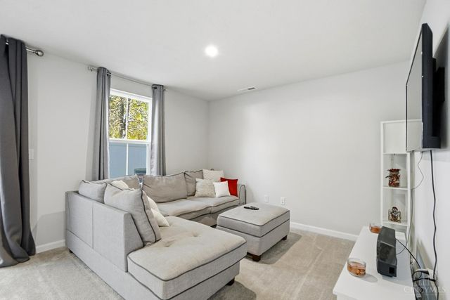 42 Wentworth Lane, Deer Park, OH 45236