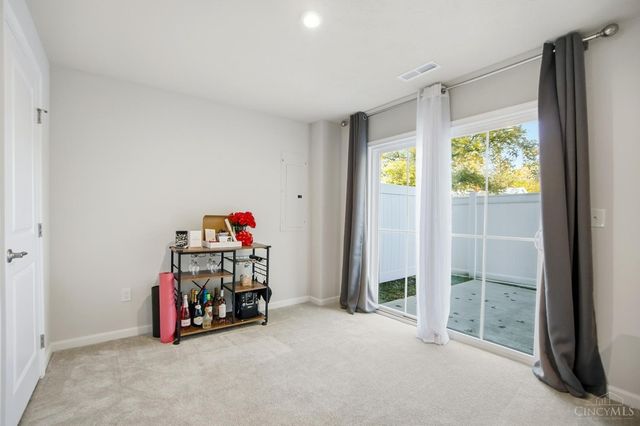 42 Wentworth Lane, Deer Park, OH 45236