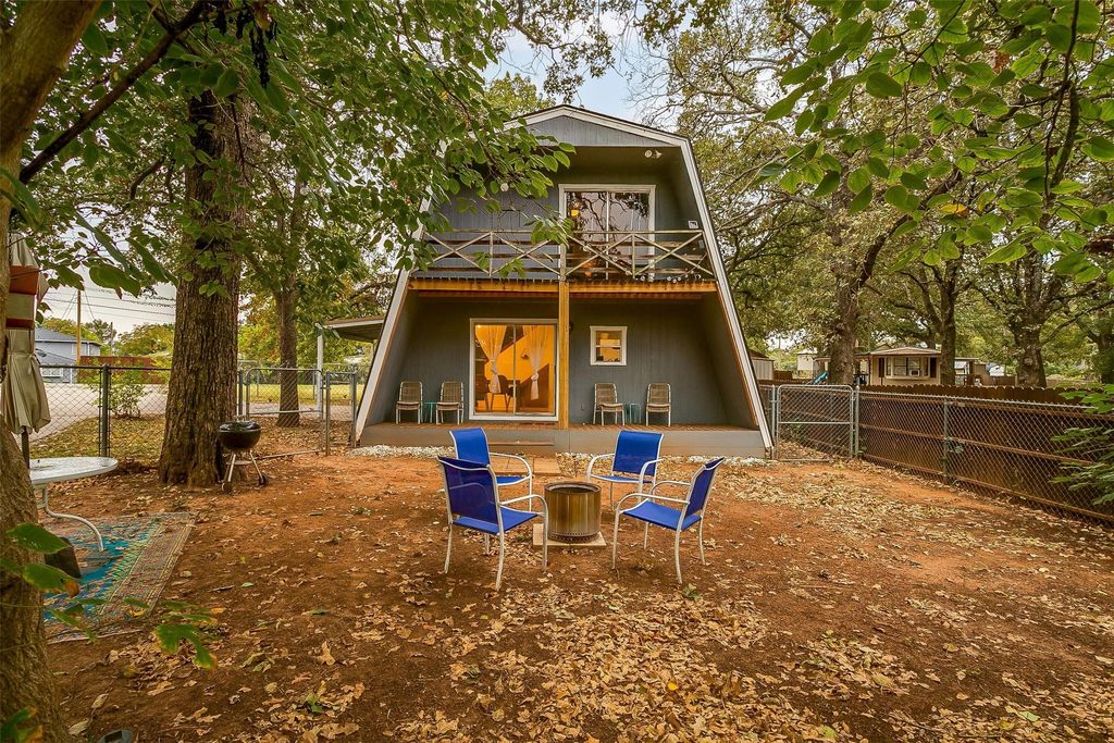 4306 Elmwood Court, Granbury, TX 76049