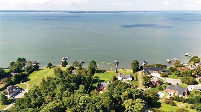 605 Blount Point RD, Newport News, VA 23606