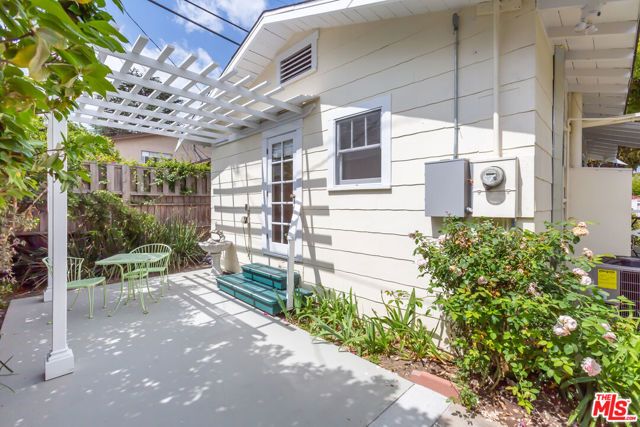 9980 BRADDOCK Drive, Culver City, CA 90232