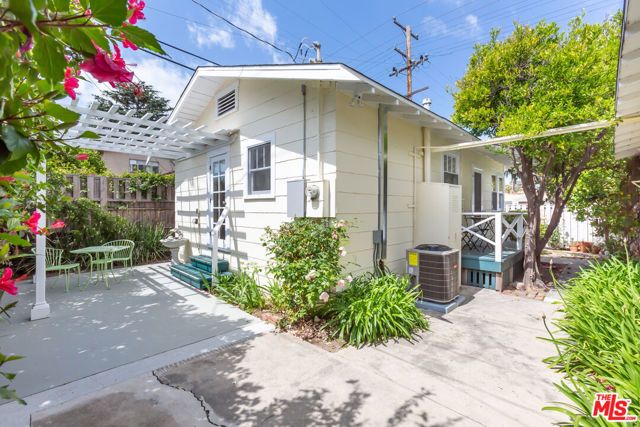 9980 BRADDOCK Drive, Culver City, CA 90232