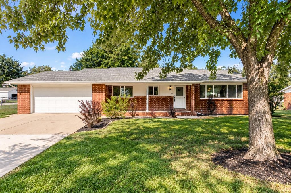 124 W Baird St, Kechi, KS 67067