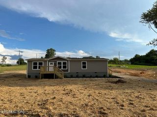 1381 W Wade Rd, Loudon, TN 37774