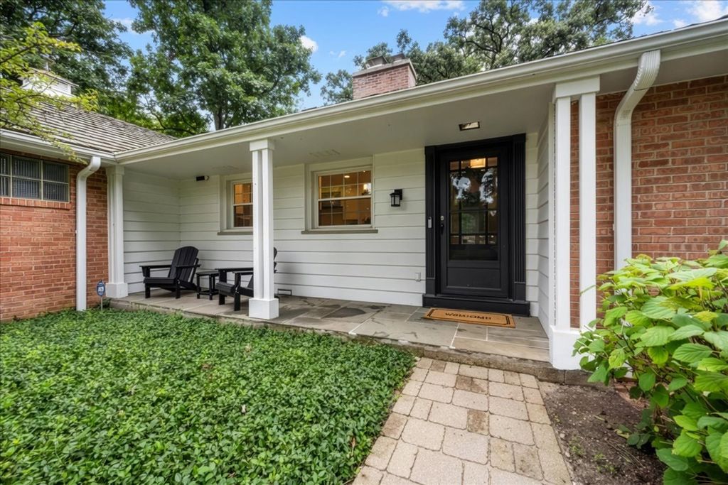 975 Inverlieth Terrace, Lake Forest, IL 60045 — photo 2