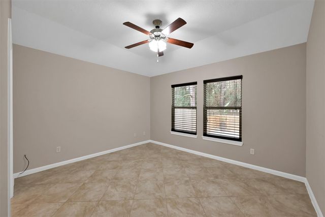 1002 Oak Glen Drive, Conroe, TX 77378