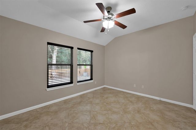 1002 Oak Glen Drive, Conroe, TX 77378