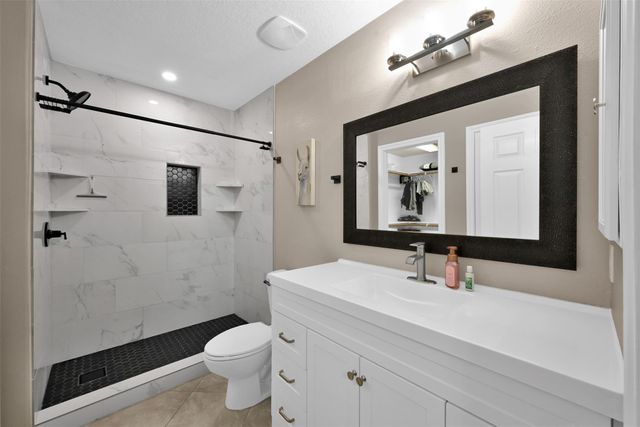 1002 Oak Glen Drive, Conroe, TX 77378