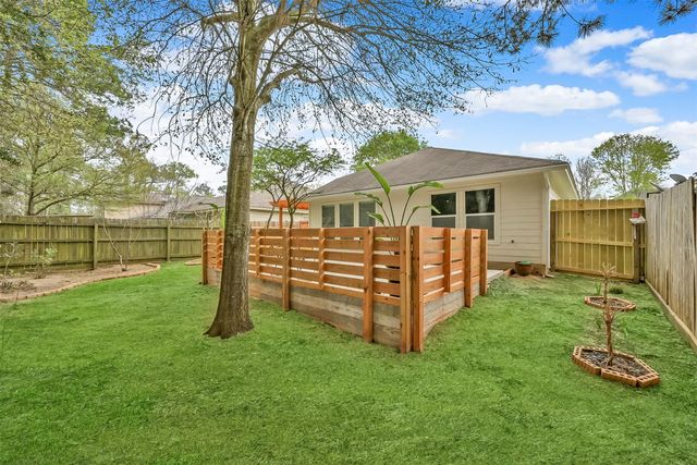 1002 Oak Glen Drive, Conroe, TX 77378
