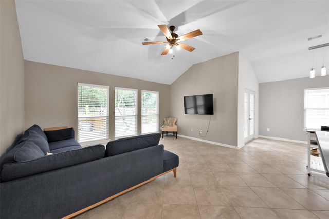 1002 Oak Glen Drive, Conroe, TX 77378