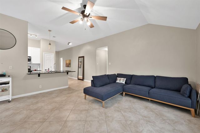 1002 Oak Glen Drive, Conroe, TX 77378