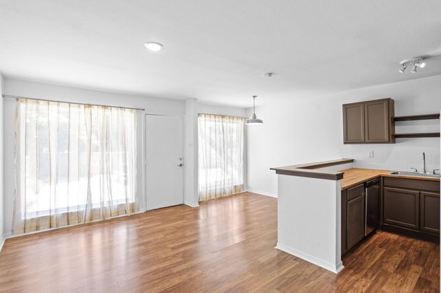 1408 Hughes Street 15, Houston, TX 77023