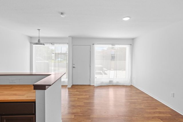 1408 Hughes Street 15, Houston, TX 77023