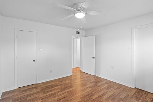 1408 Hughes Street 15, Houston, TX 77023
