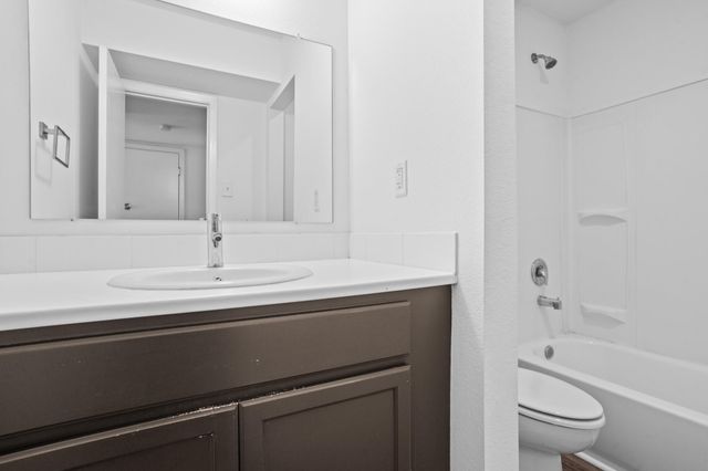 1408 Hughes Street 15, Houston, TX 77023