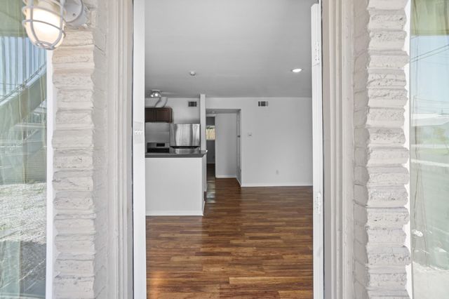 1408 Hughes Street 15, Houston, TX 77023