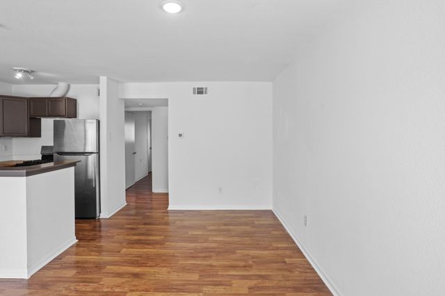 1408 Hughes Street 15, Houston, TX 77023