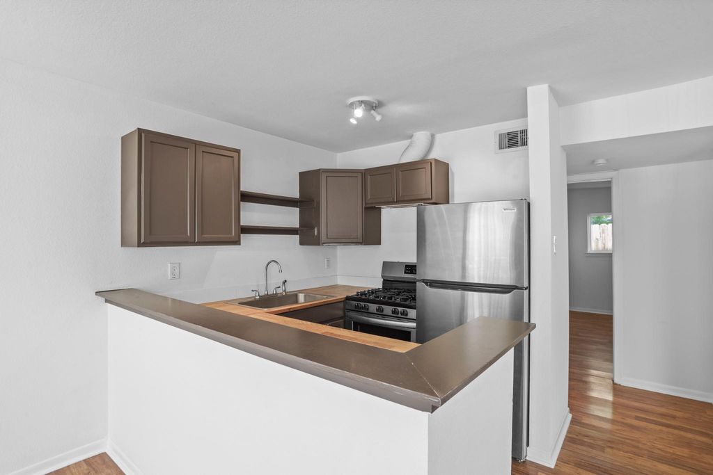 1408 Hughes Street 15, Houston, TX 77023