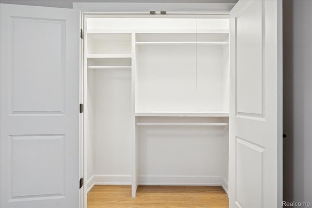 30609 Inkster Road, Farmington Hills, MI 48025