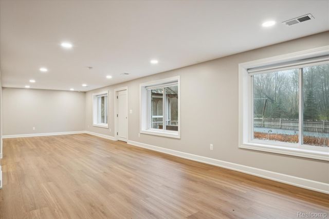 30609 Inkster Road, Farmington Hills, MI 48025