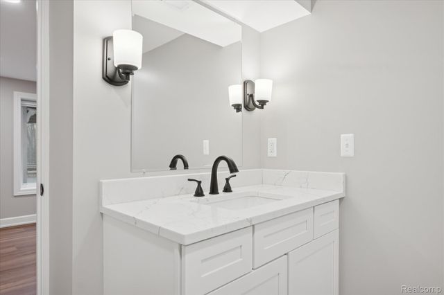 30609 Inkster Road, Farmington Hills, MI 48025