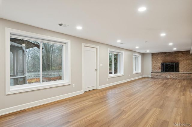 30609 Inkster Road, Farmington Hills, MI 48025