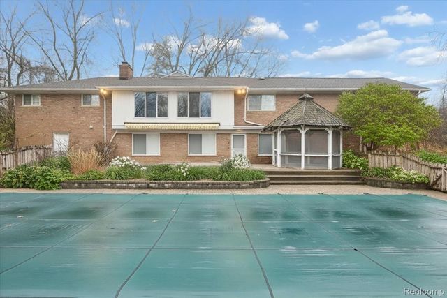 30609 Inkster Road, Farmington Hills, MI 48025