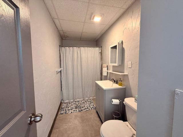 70 Russell St 6, Worcester, MA 01609