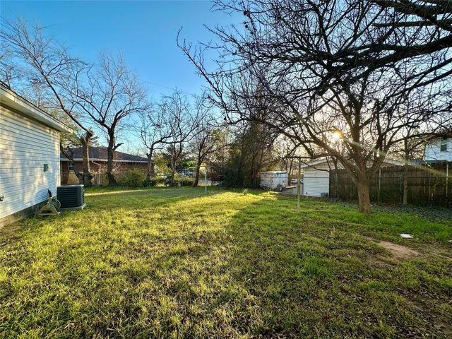 206 Senter Valley Road, Irving, TX 75060