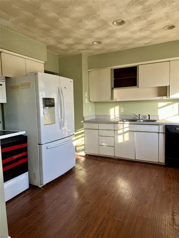 206 Senter Valley Road, Irving, TX 75060