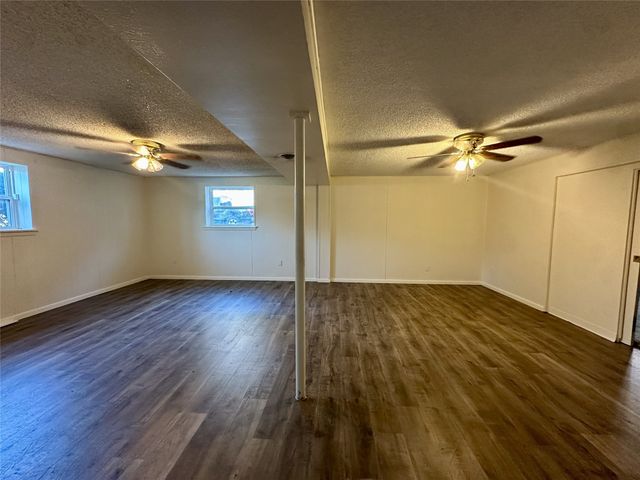 206 Senter Valley Road, Irving, TX 75060