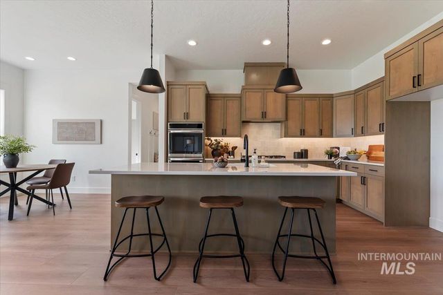 657 N Morning Glory Ave, Eagle, ID 83616