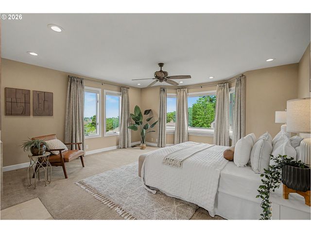 8710 Nw HAZELTINE St, Portland, OR 97229