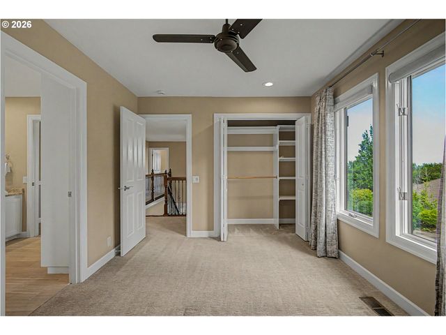 8710 Nw HAZELTINE St, Portland, OR 97229