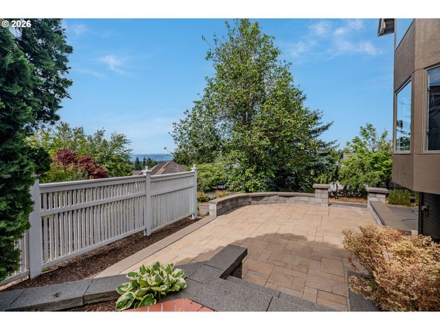 8710 Nw HAZELTINE St, Portland, OR 97229