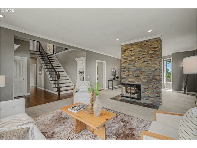 8710 Nw HAZELTINE St, Portland, OR 97229