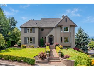 8710 Nw HAZELTINE St, Portland, OR 97229