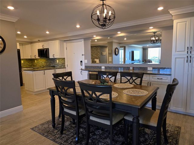 1 KEY CAPRI 612W, Treasure Island, FL 33706