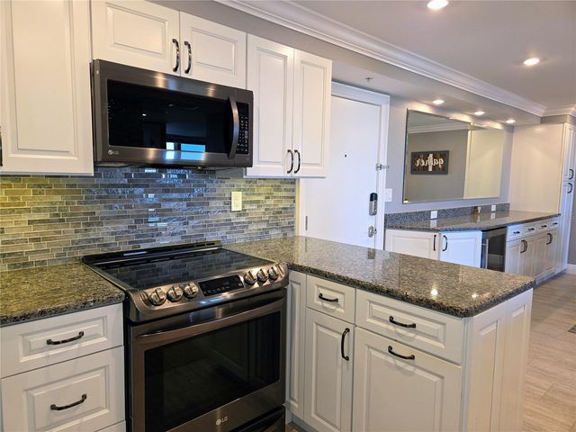 1 KEY CAPRI 612W, Treasure Island, FL 33706