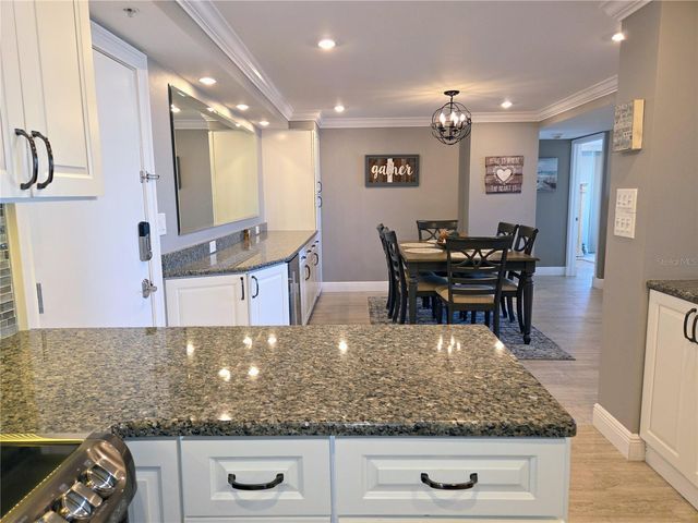 1 KEY CAPRI 612W, Treasure Island, FL 33706