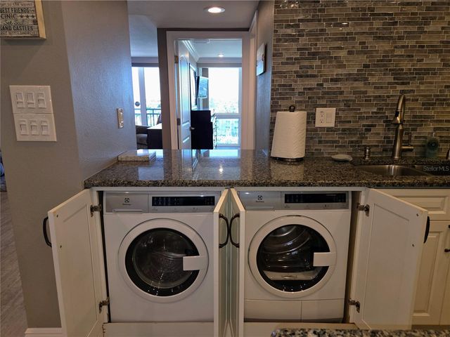 1 KEY CAPRI 612W, Treasure Island, FL 33706