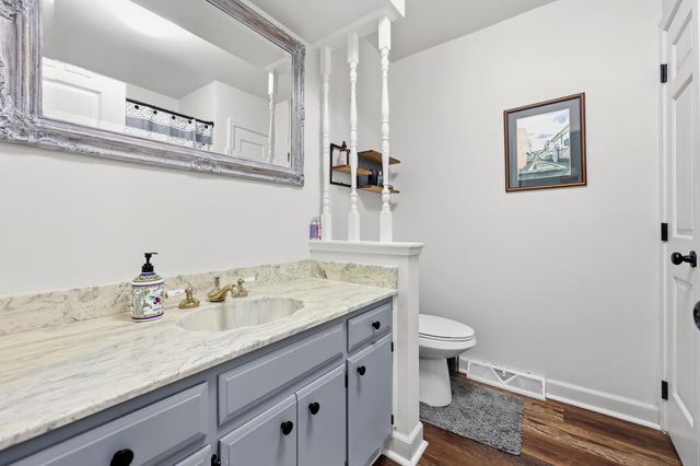 11 Warwick Lane, Frankfort, KY 40601