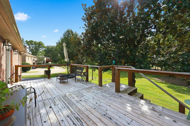 11 Warwick Lane, Frankfort, KY 40601