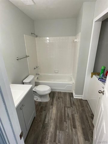 769 Walton Avenue 3, St Louis, MO 63108