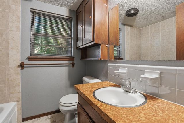 628 Baer Drive, Moore, OK 73160