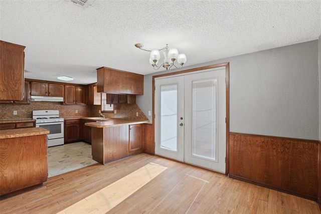 628 Baer Drive, Moore, OK 73160