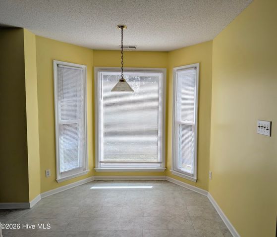 6641 Shire Lane, Wilmington, NC 28411